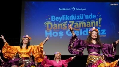 Beylikdüzü Belediyesi, dans tutkunlarını Dünya Dans Günü dolayısıyla Atatürk Kültür
