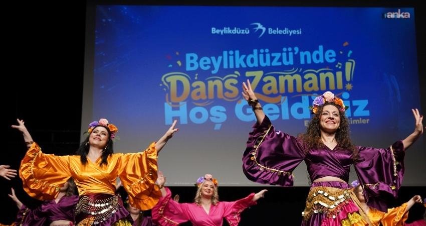Beylikdüzü Belediyesi, dans tutkunlarını Dünya Dans Günü dolayısıyla Atatürk Kültür