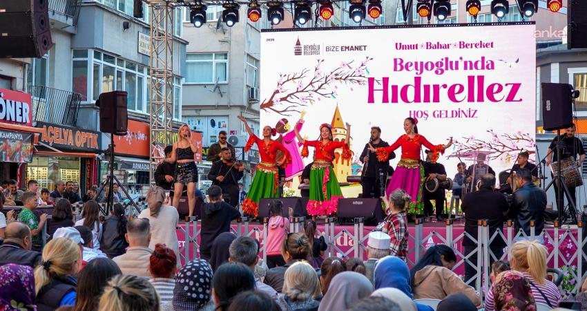 Baharın müjdecisi olarak kabul edilen Hıdırellez, Beyoğlu’nda da büyük bir