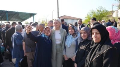 Bilecik Belediye Başkanı Melek Mızrak Subaşı, Yeniköy’de düzenlenen Hıdırellez Şenliği'ne