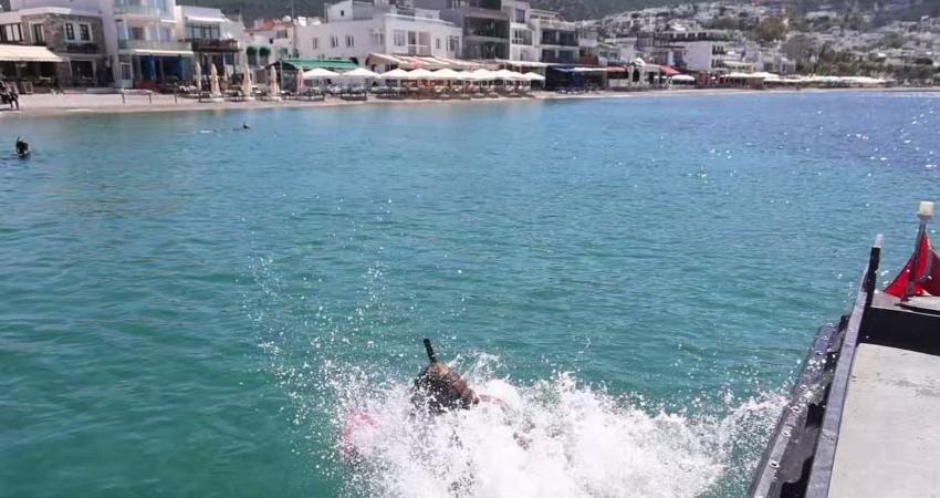 Bodrum Belediyesi tarafından 12 yıldır "Denize En Çok Mavi Yakışır"
