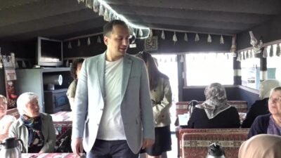 Bornova Belediye Başkanı Ömer Eşki, Anneler Günü kapsamında eşi Beste Eşki ile