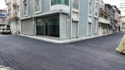 Bornova’da asfalt seferberliği Bornova Belediyesi, Mevlana Mahallesi ve Işıkkent’te sürdürdüğü asfalt ve yol