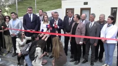 CHP Genel Başkanı Özgür Özel, Bornova Belediyesi tarafından Sarnıç Mahallesi’nde