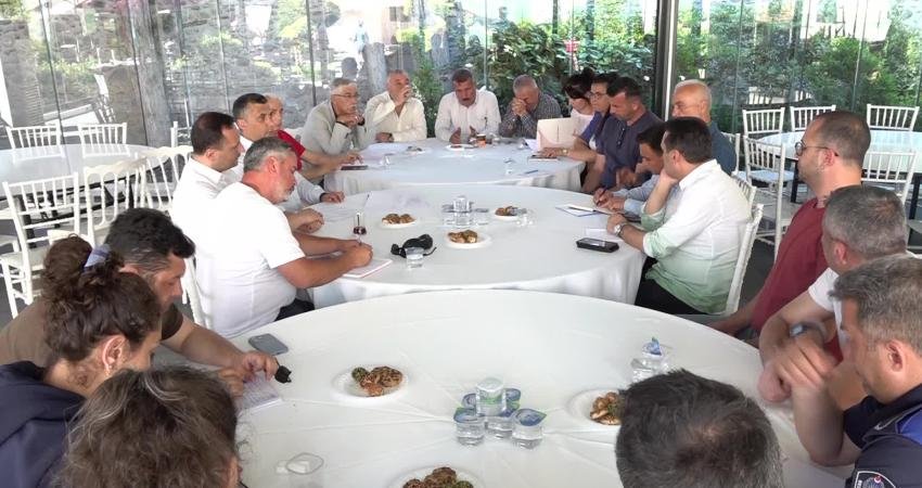 Bornova’da sorunların çözümünde, muhtarlarla iş birliğiyle çalışılıyor Bornova Belediye Başkanı Ömer Eşki, her ay düzenli olarak gerçekleştirilen