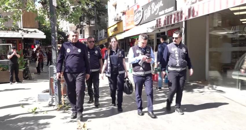 Bornova Belediyesi zabıta ekipleri, mobil uygulama ve taşınabilir yazıcı kullanarak