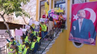 Buca Çınar Anaokulları öğrencileri, Buca Belediyesi İlber Ortaylı Cumhuriyet Kütüphanesi’nde