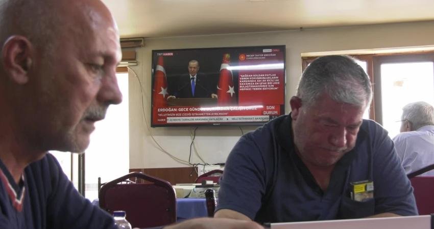 Afyonkarahisar Belediye Başkanı Burcu Köksal'ın AK Parti'ye katımasına tepki gösteren