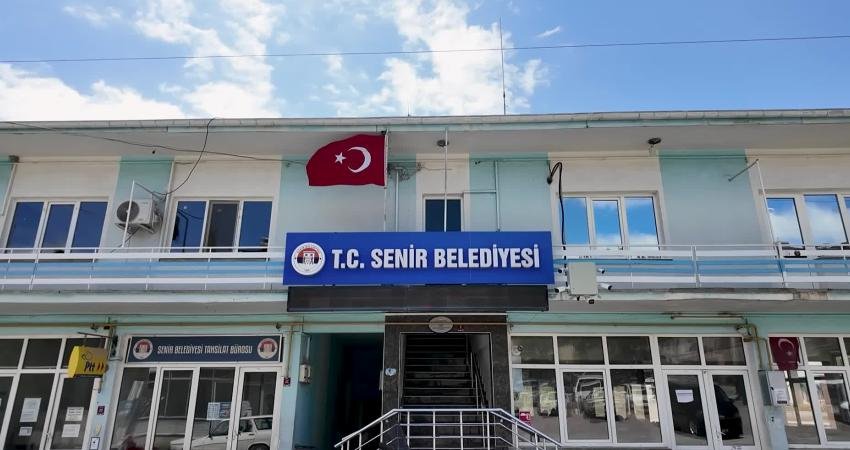 Burdur Belediye Başkanı Ali Orkun Ercengiz, Senir Belediye Başkanı Ömür
