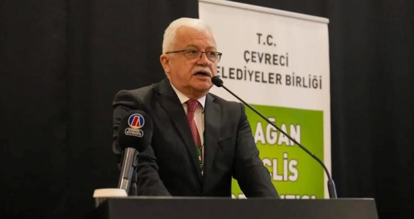 Burhaniye Belediye Başkanı Deveciler yeniden Çevreci Belediyeler Birliği Başkanlığına seçildi Burhaniye Belediye Başkanı Ali Kemal Deveciler, Çevreci Belediyeler Birliği Başkanlığı'na