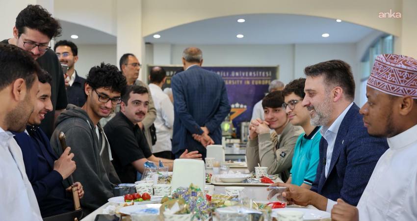 Bursa Büyükşehir Belediyesi Başkan Vekili Şahin Biba, Ulu Cami’de kılınan