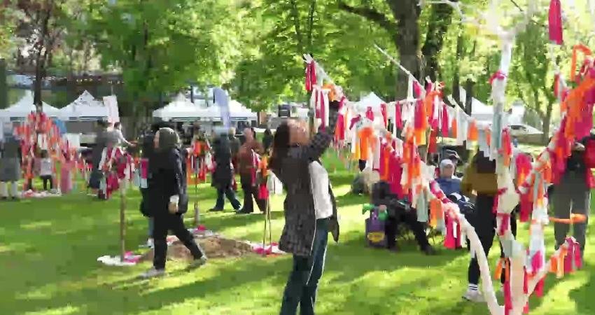 Bursa Büyükşehir Belediyesi tarafından Kültürpark’ta düzenlenen Hıdırellez Şenliği; halk dansları