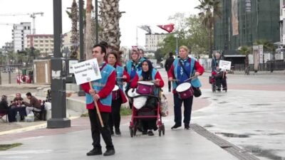 Havanın ısınmasıyla birlikte özellikle hafta sonlarında Büyükçekmece Sahili’nde oluşan çevre