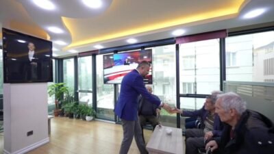 Buca Belediye Başkanı Görkem Duman, CHP'nin 81 il 973 ilçede