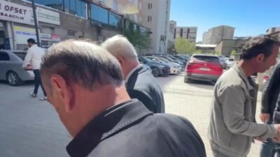 Van'da temaslarda bulunan CHP heyeti, kayyumla yönetilen Van Büyükşehir Belediyesi'nin