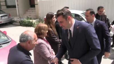 CHP İzmir İl Başkanı Çağatay Güç, saha çalışmaları kapsamında İzmir