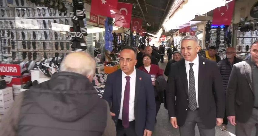 CHP’nin Çorum’daki saha çalışmasında Ayakkabıcılar Arastası’nda konuşan esnaf vergi borçları