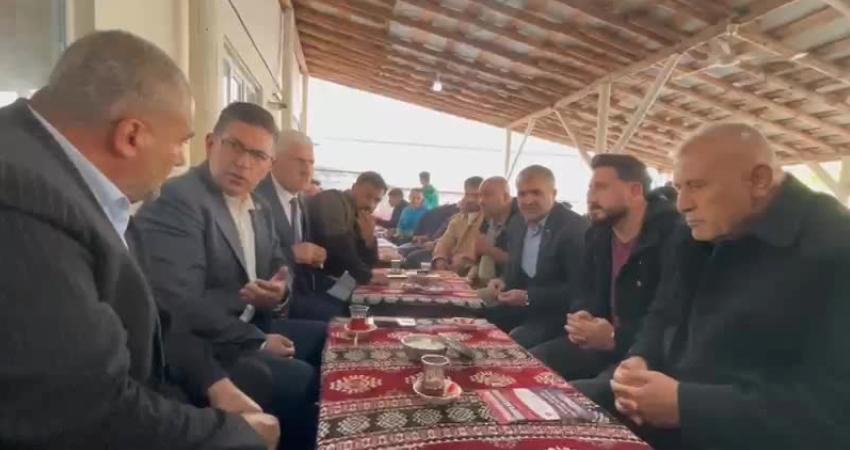 CHP Isparta Milletvekili Hikmet Yalım Halıcı, Muş'ta vatandaşla sohbetinde "İşler