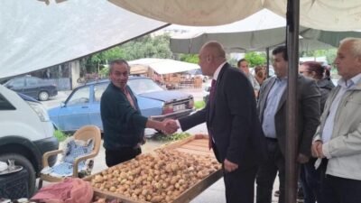 Osmaniye'nin Kadirli ilçesinde CHP yöneticileri sahaya çıktı, yurttaşlar pazar yerini