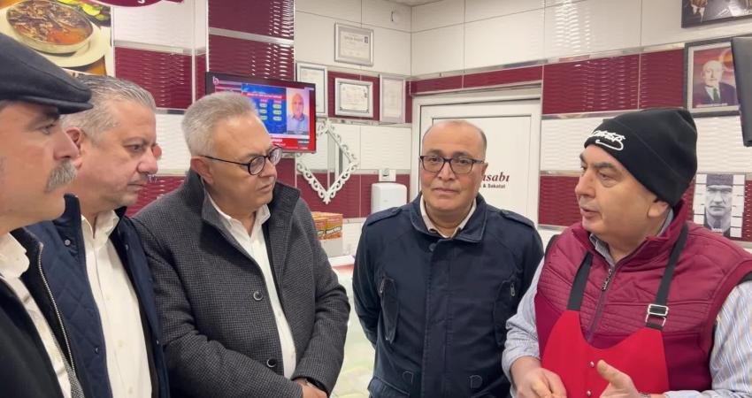 CHP Uşak örgütü sahaya inerek esnaf ve vatandaşların sorunlarını dinledi.