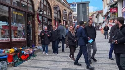 Cumhuriyet Halk Partisi (CHP) örgütleri, yurt genelinde sahaya indi, vatandaşlarla