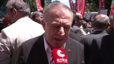 CHP Ankara İl Başkanlığı önündeki bayramlaşma öncesi konuşan CHP İstanbul