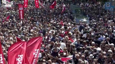 CHP Ankara İl Başkanlığı önündeki bayramlaşmada konuşan Ankara Büyükşehir Belediye