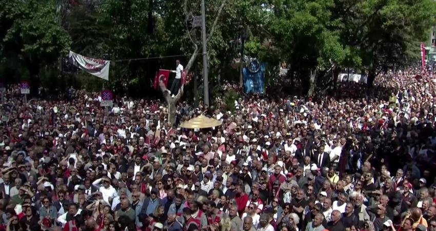 CHP Ankara İl Başkanlığı önündeki bayramlaşmada konuşan CHP Grup Başkanı