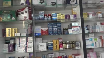 CHP Malatya Battalgazi İlçe Başkanı eczacı Alper Gürsoy, uygulanan ilaç