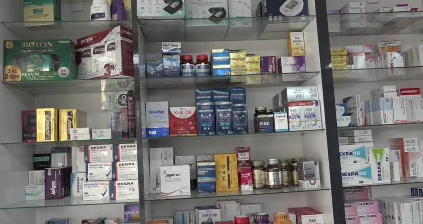 CHP Malatya Battalgazi İlçe Başkanı eczacı Alper Gürsoy, uygulanan ilaç