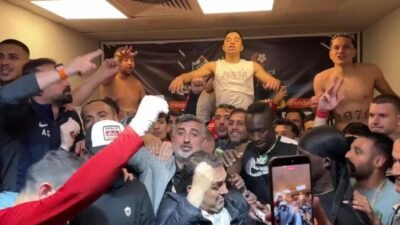 CHP Genel Başkan Yardımcısı Sezgin Tanrıkulu, Amedspor'un Süper Lig'e yükselmesine