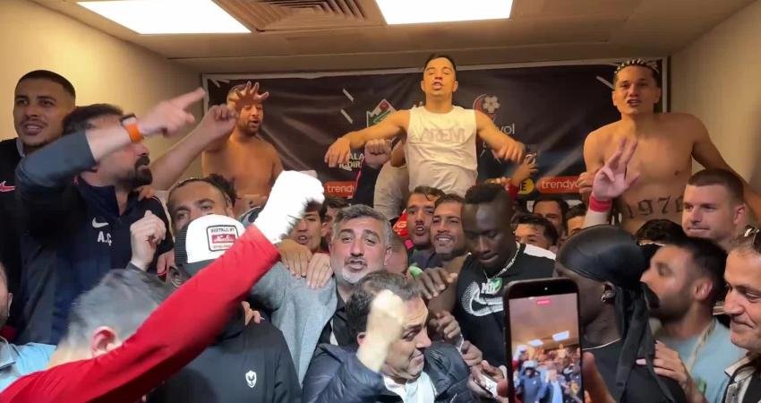 CHP Genel Başkan Yardımcısı Sezgin Tanrıkulu, Amedspor'un Süper Lig'e yükselmesine
