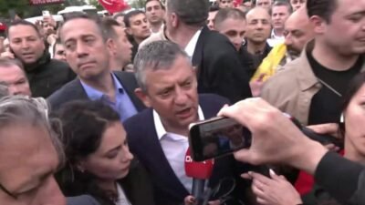  TBMM’ye yürüyen CHP Genel Başkanı Özgür Özel, “Bir genel merkezi