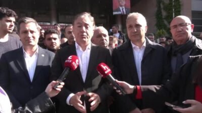 CHP Grup Başkanvekili Murat Emir, CHP Genel Başkanı Özgür Özel