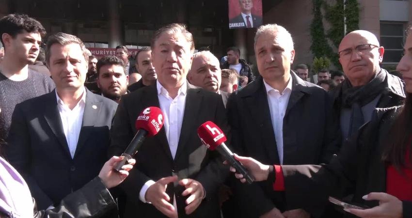 CHP Grup Başkanvekili Murat Emir, CHP Genel Başkanı Özgür Özel