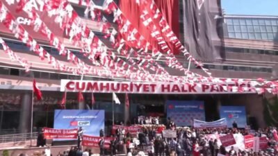 İstinaf kararıyla tedbiren CHP Genel Başkanı olarak görevlendirilen Kemal Kılıçdaroğlu,