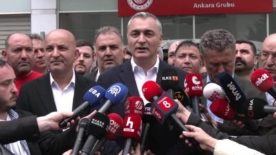 Eski CHP İstanbul Milletvekili Müslim Sarı, CHP Genel Merkez yöneticilerinin