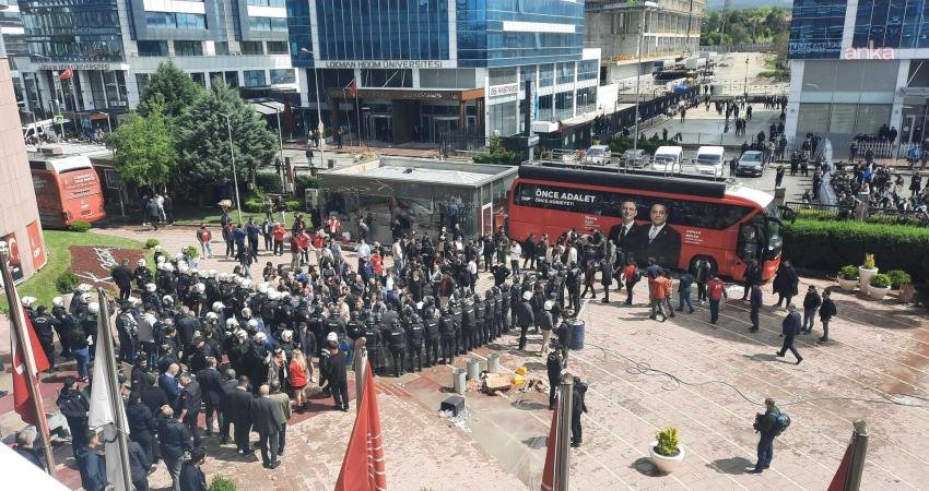 CHP’nin Genel Merkezi'ne polis müdahalesi sonrası yaşanan gelişmeler, AP, Reuters,