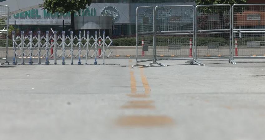 CHP Genel Merkezi’nin önündeki 9 Eylül Caddesi polis tarafından kapatıldı İstinaf mahkemesinin CHP 38. Olağan Kurultayı’nın iptali ve CHP Genel