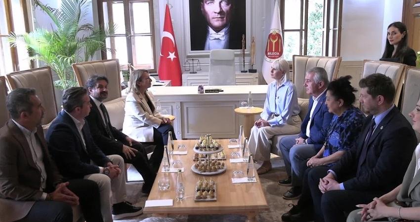 CHP Muğla Milletvekili Süreyya Öneş Derici ile CHP Parti Meclisi