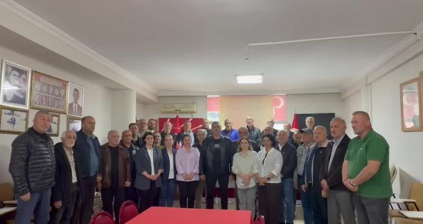 CHP Hopa İlçe Başkanlığı'nda Kurban Bayramı dolayısıyla bayramlaşma programı düzenlendi.