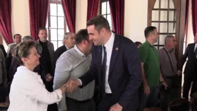 CHP İzmir İl Başkanı Çağatay Güç, saha çalışmaları kapsamında Bergama’da