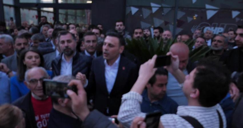 CHP İstanbul İl Başkanı Özgür Çelik: Saray yargısının aldığı hiçbir kararı tanımıyoruz CHP İstanbul İl Başkanı Özgür Çelik, partisine yönelik mutlak butlan
