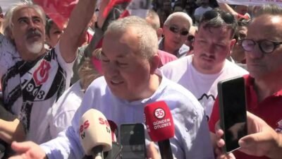 CHP İstanbul Milletvekili Cemal Enginyurt, Özgür Özel'in Cumhuriyet Meydanı'nda miting