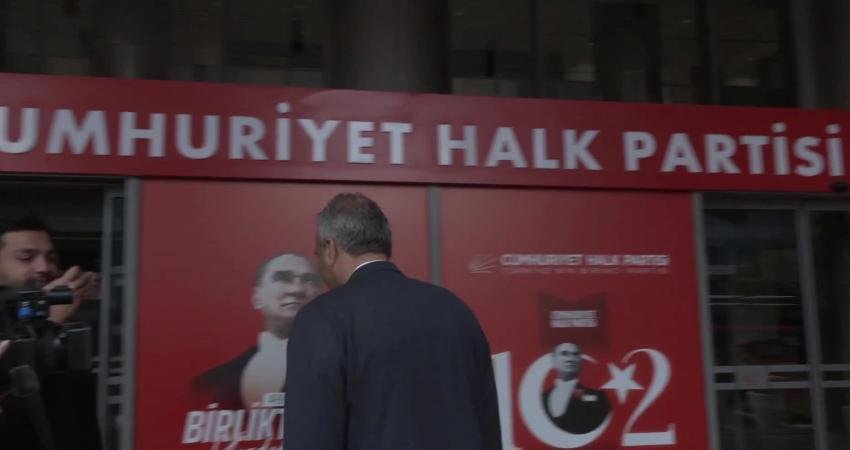CHP kapalı grup toplantısı… Grup Başkanı seçimi yapıldı, Özgür Özel Grup Başkanı oldu CHP’nin kapalı grup toplantısı, parti genel merkezinde, CHP Genel Başkanı