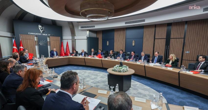 CHP MYK’nın 5 saat süren toplantısının ilk gündem maddesi AK