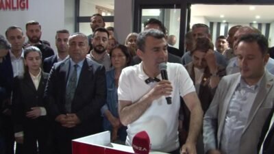 CHP Adana İl Başkanı Anıl Tanburoğlu, partinin 38. Olağan Kurultayı’na