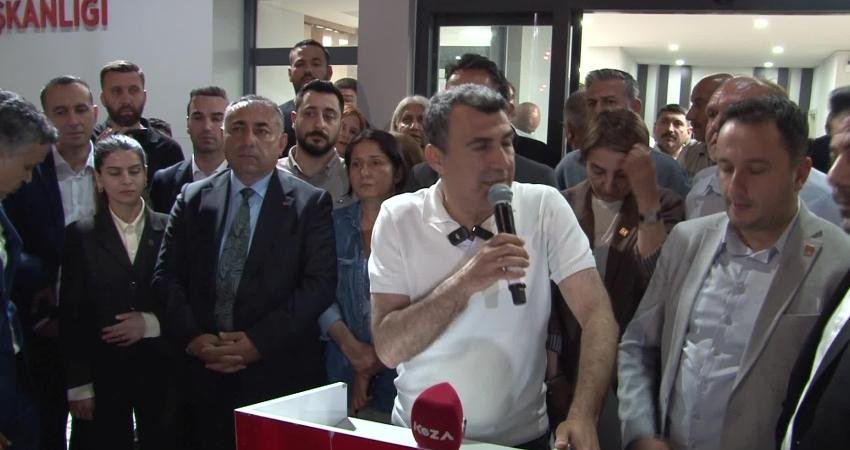 CHP Adana İl Başkanı Anıl Tanburoğlu, partinin 38. Olağan Kurultayı’na