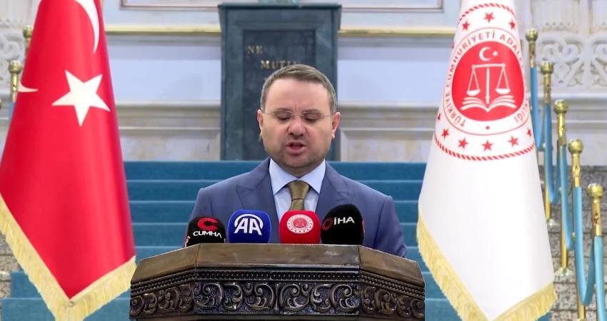 CHP Kurultayı’na iptal kararı… Akın Gürlek: “Verilen bu karar vatandaşlarımızın demokrasiye olan güvenini pekiştiren bir karardır” Adalet Bakanı Akın Gürlek, CHP’nin 38. Olağan Kurultayı'nın iptali kararına ilişkin,