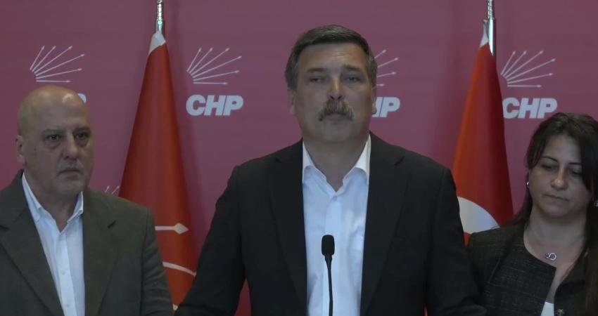 CHP Kurultayı’na iptal kararı… Erkan Baş: “Onlar hukuksuzluk yapmayı biliyorsa biz de direnmeyi biliyoruz” TİP Genel Başkanı Erkan Baş, CHP Genel Merkezi'ne yaptığı destek
